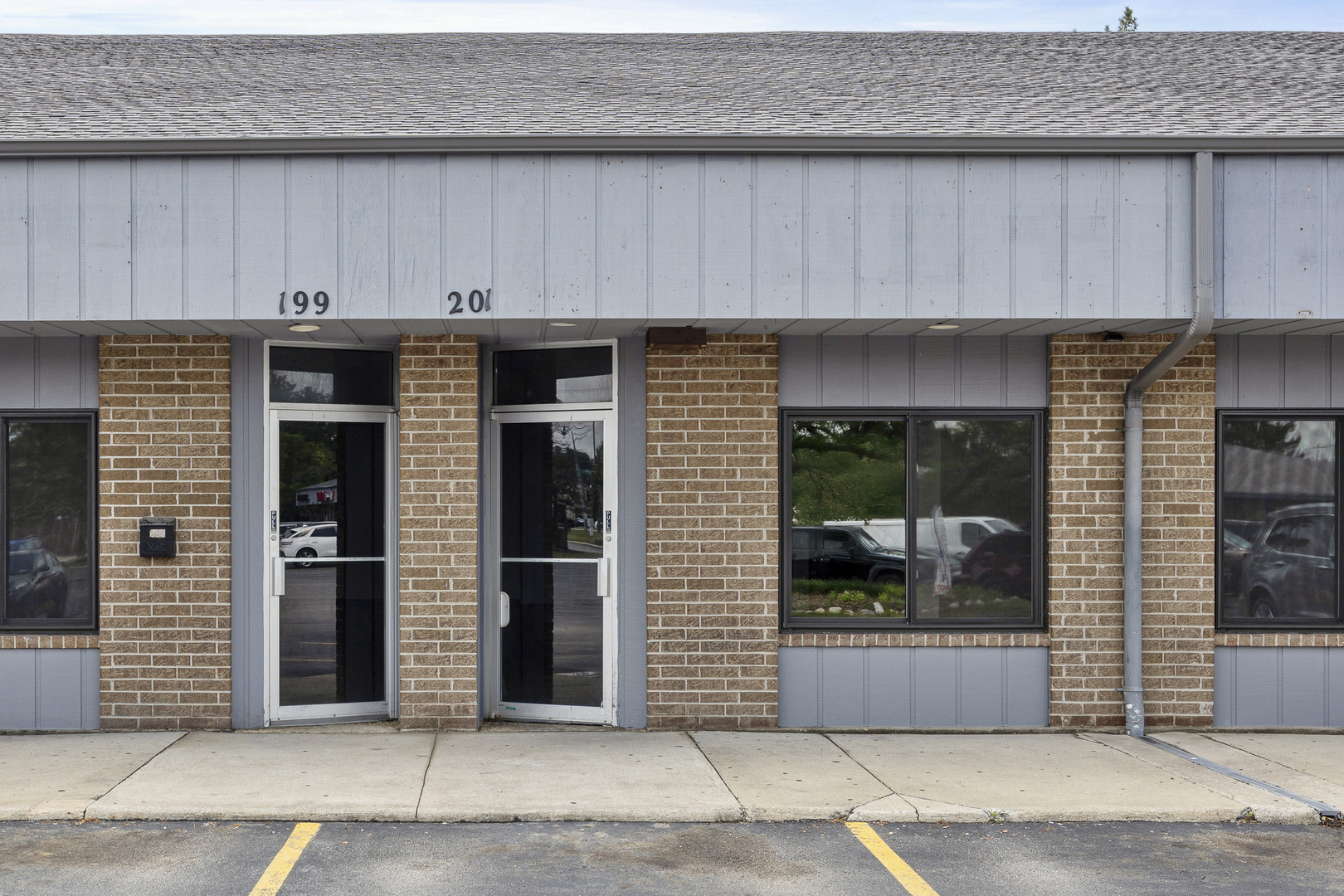 27W201 Geneva Road, Winfield, IL 60190