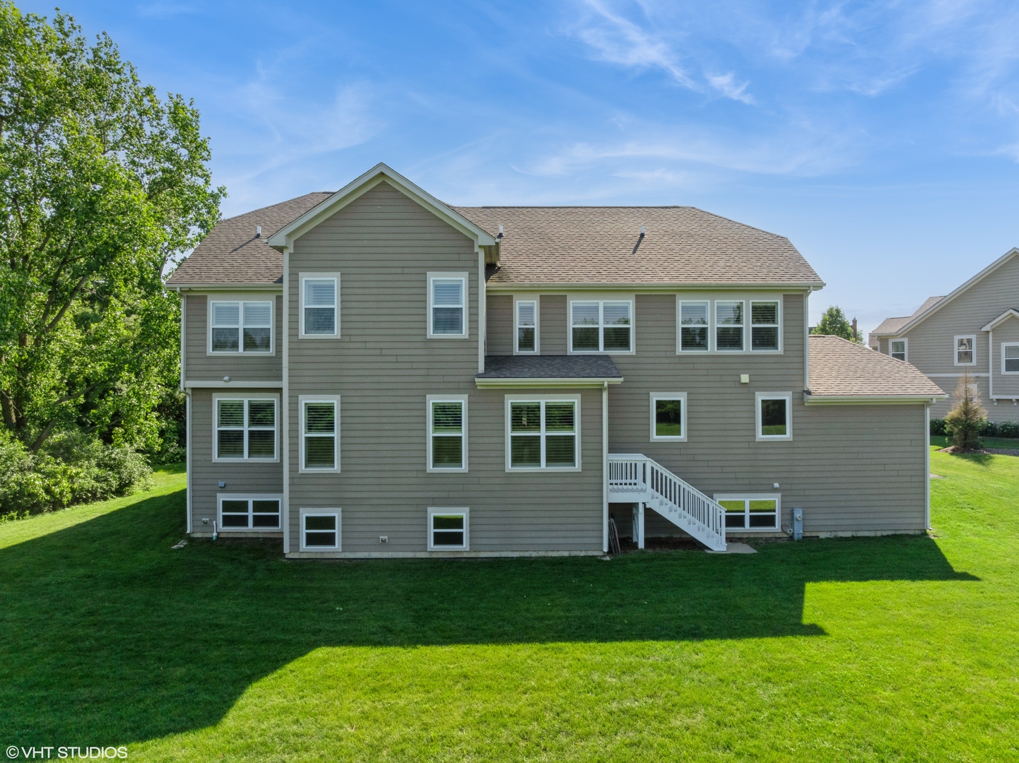 32 E Peter Lane, Hawthorn Woods, IL 60047