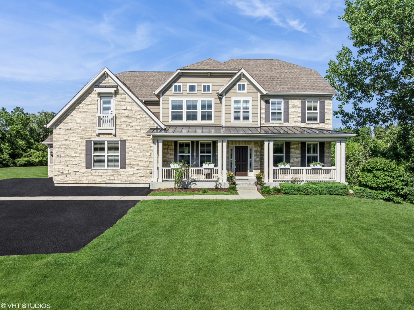 32 E Peter Lane, Hawthorn Woods, IL 60047