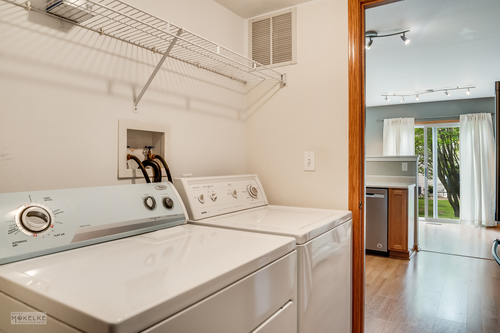 253 Kathryn Lane, North Aurora, IL 60542