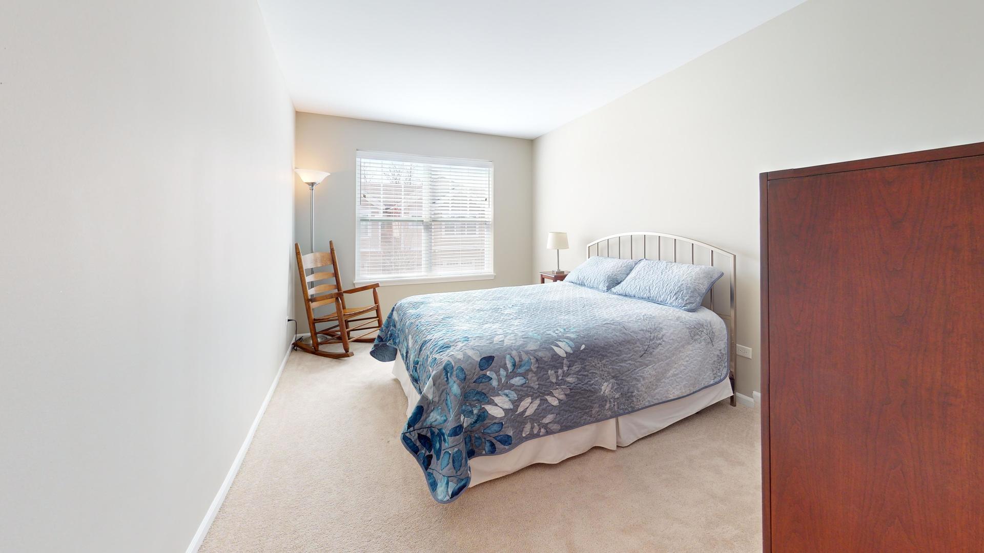 3221 N Heritage Lane, Arlington Heights, IL 60004