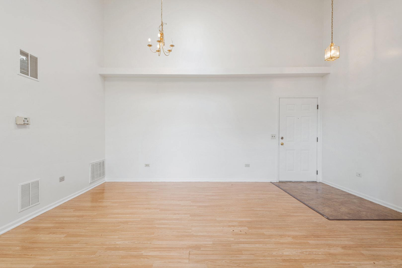 941 N Swift Road #301, Addison, IL 60101