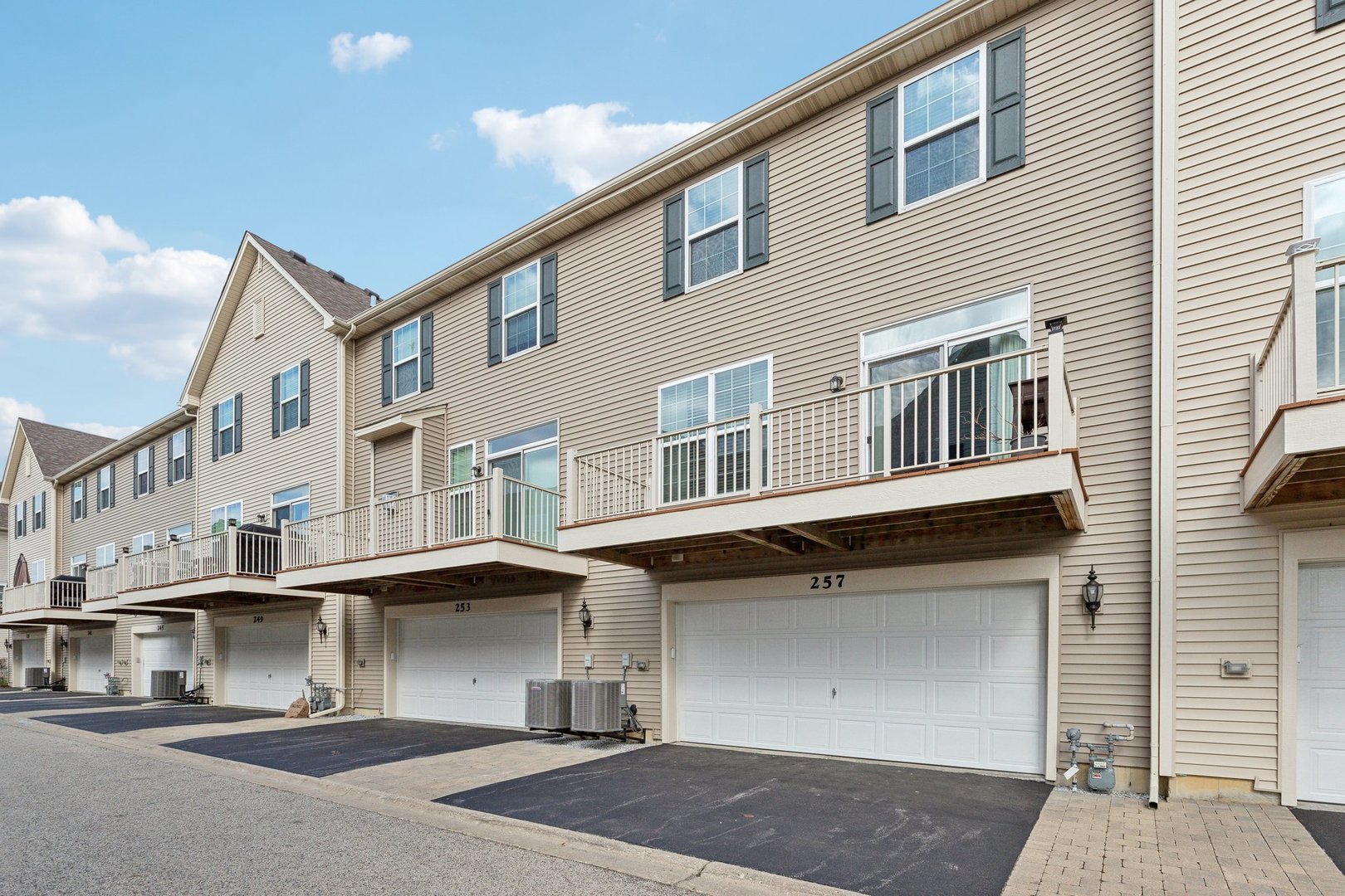 257 Lionel Drive, Grayslake, IL 60030