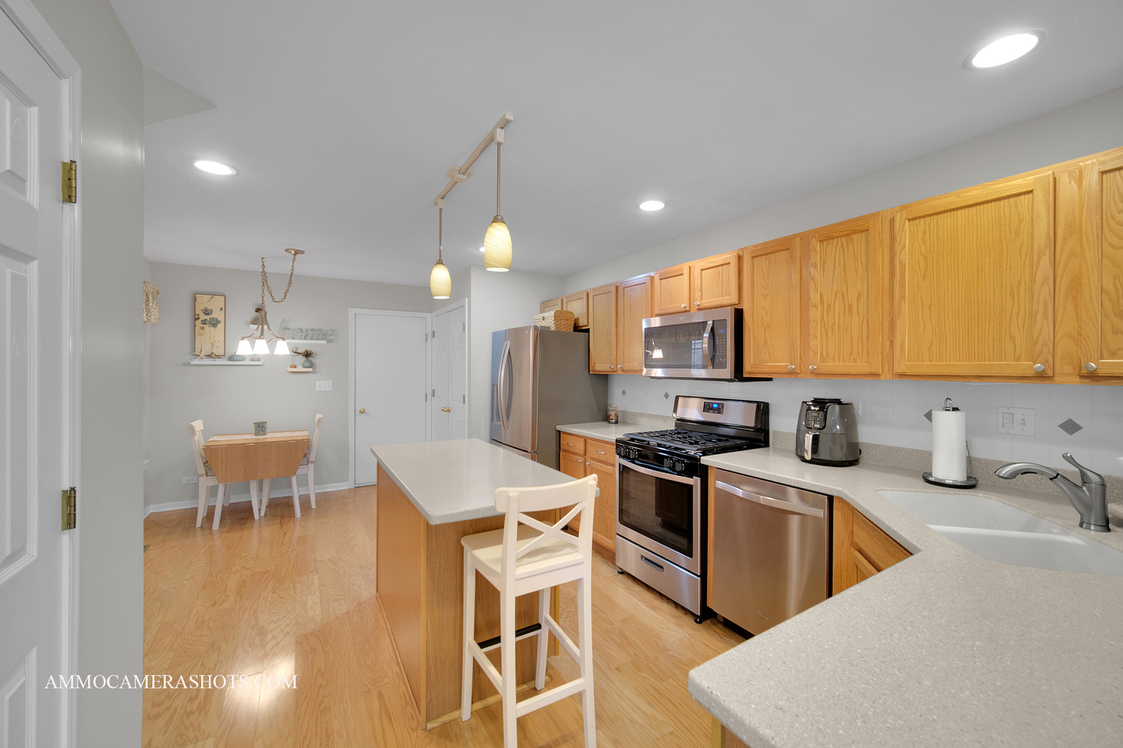 1710 Dixon Drive, Lisle, IL 60532