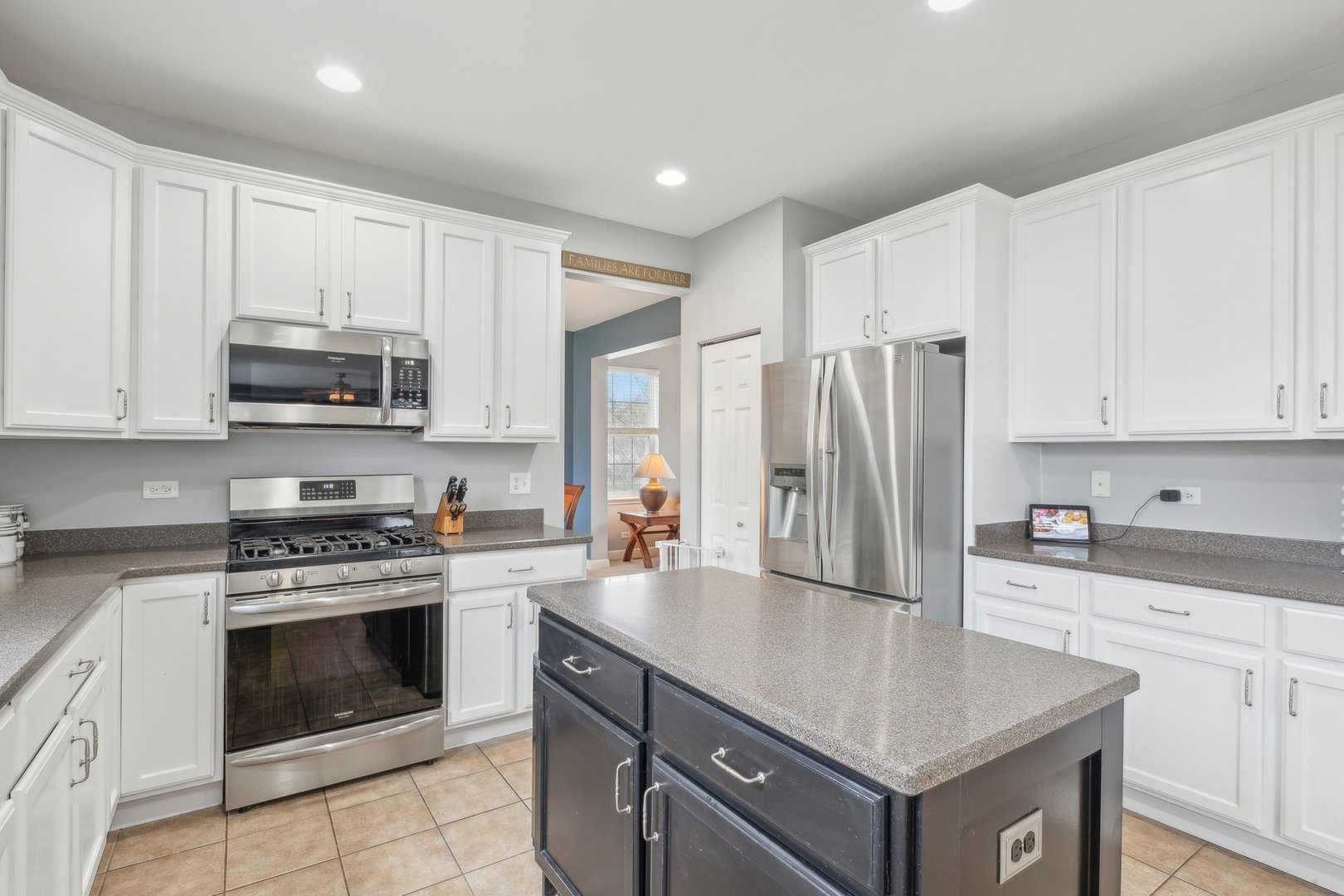 2210 Green Glade Way, Wauconda, IL 60084