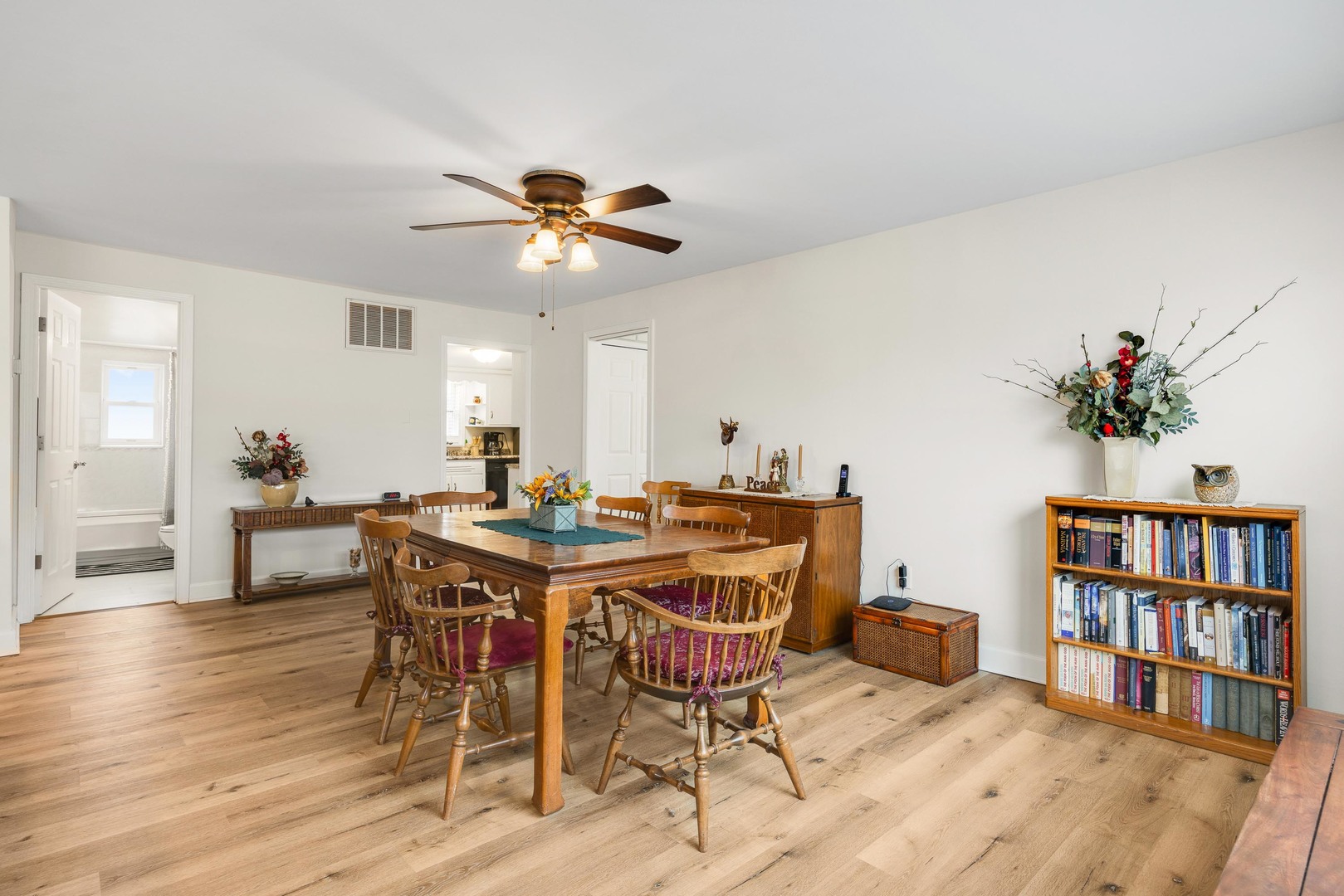 4103 N Adams Street, Westmont, IL 60559