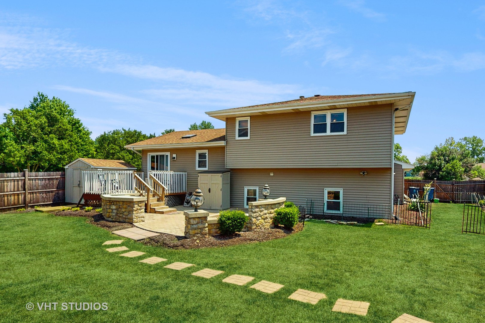2220 Manico Drive, Crest Hill, IL 60403