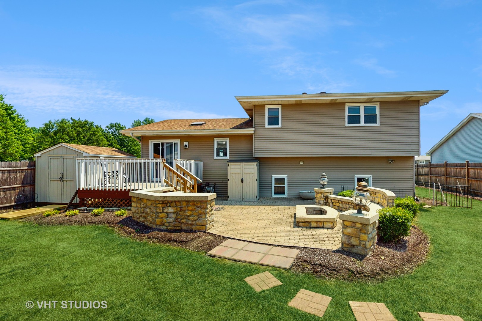 2220 Manico Drive, Crest Hill, IL 60403