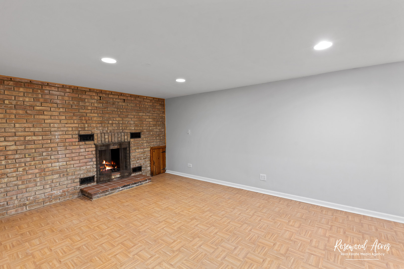 902 W Downer Place, Aurora, IL 60506