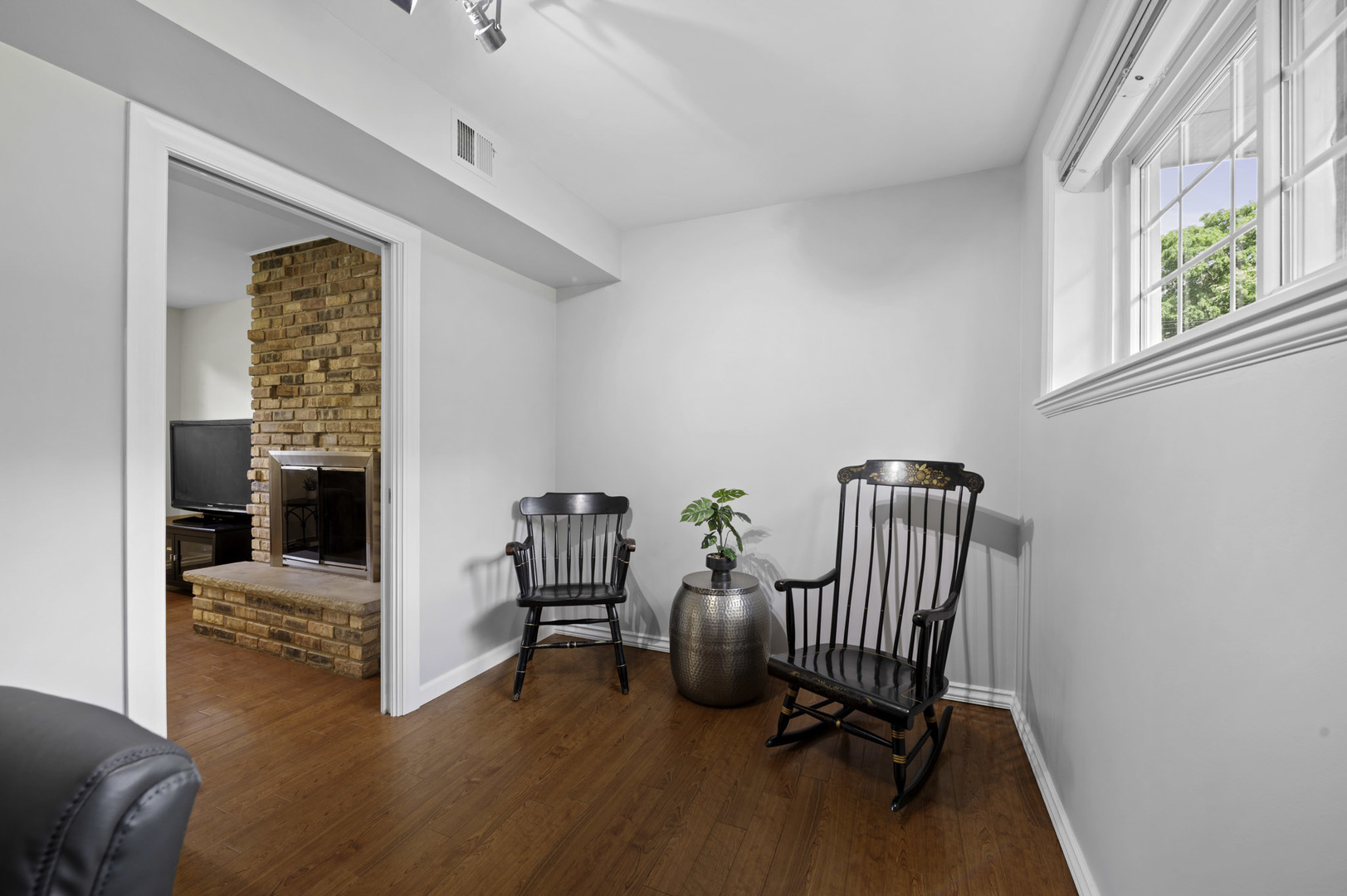 28 E 55th Street, Hinsdale, IL 60521