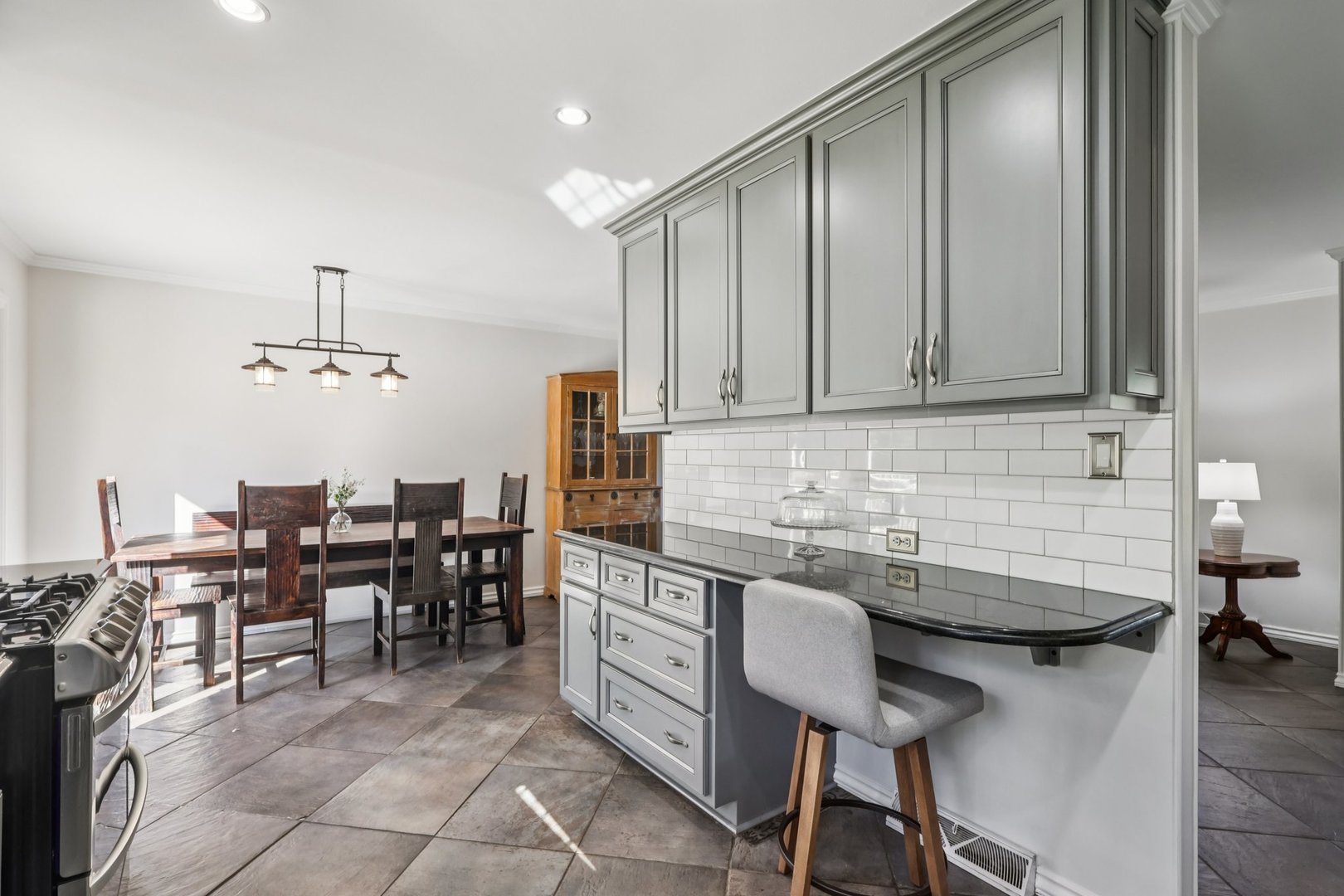 28 E 55th Street, Hinsdale, IL 60521