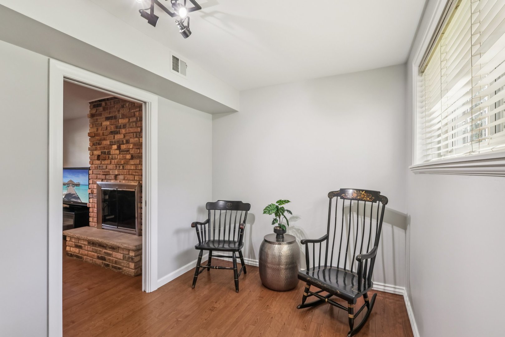 28 E 55th Street, Hinsdale, IL 60521