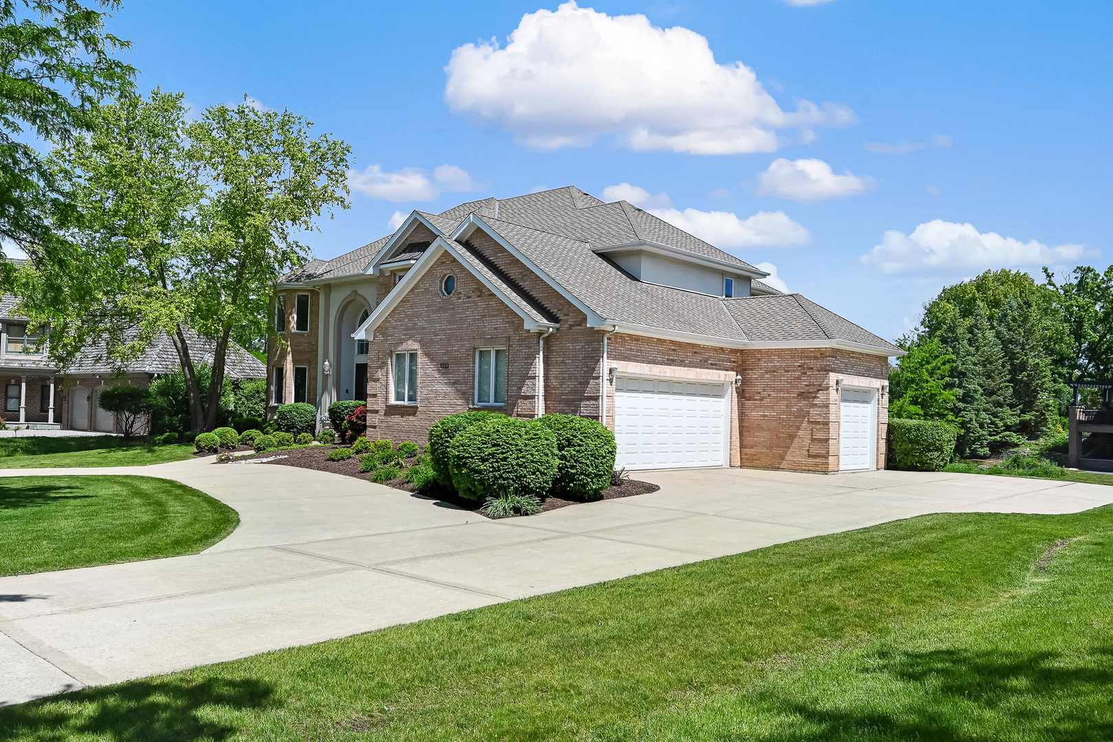 909 Prairie Ridge Court, Burr Ridge, IL 60527