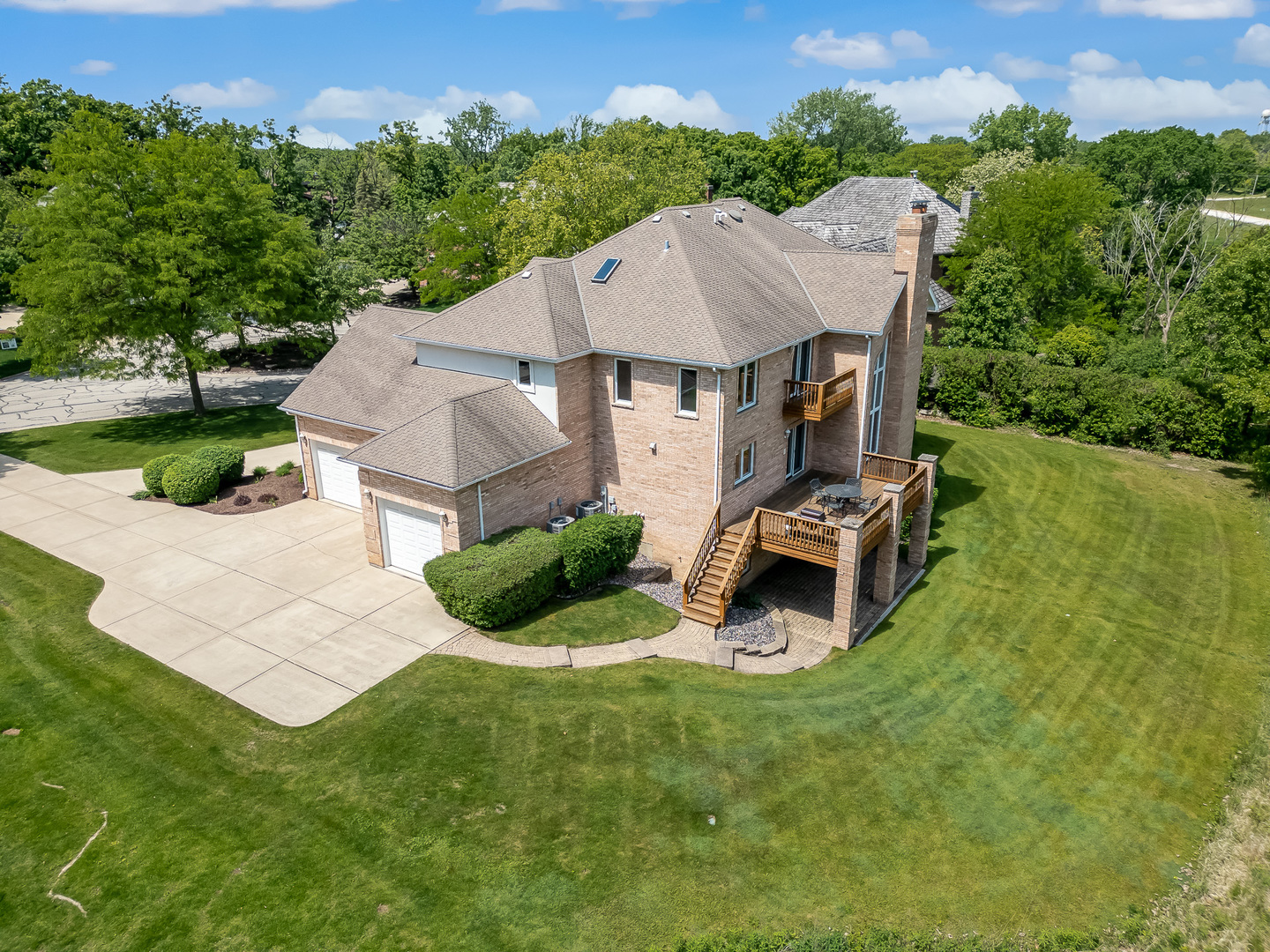 909 Prairie Ridge Court, Burr Ridge, IL 60527