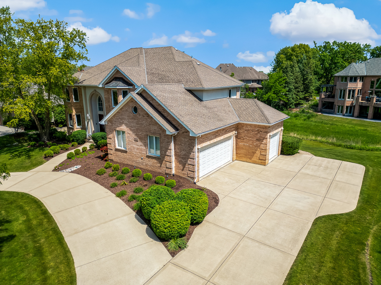 909 Prairie Ridge Court, Burr Ridge, IL 60527