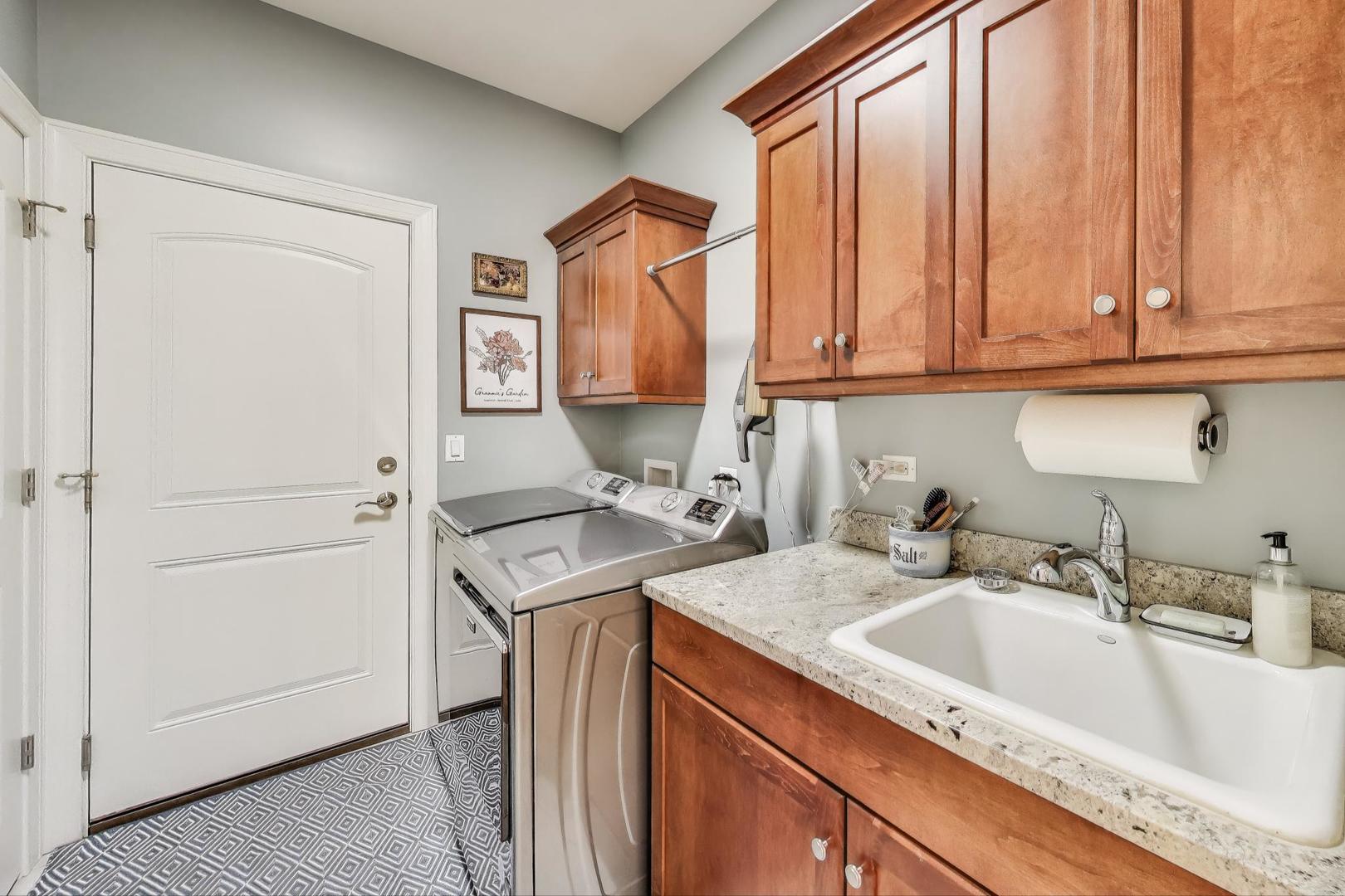 0N212 Woodland Court, Wheaton, IL 60187
