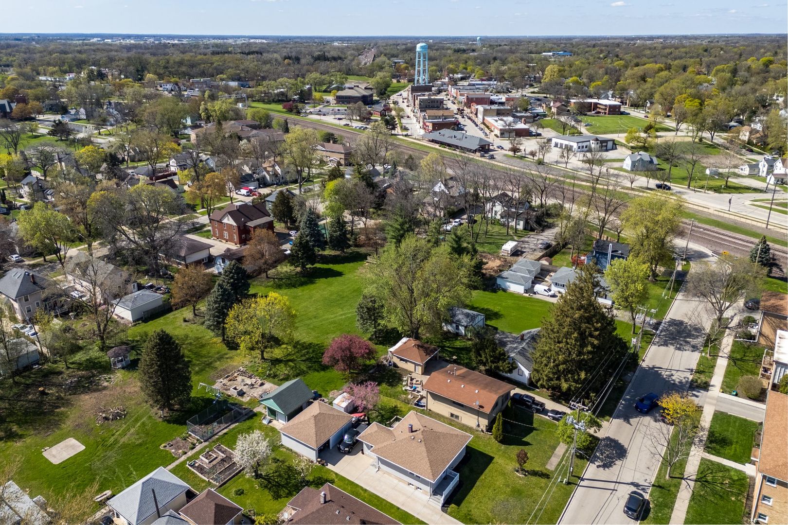 214 Parker Avenue, West Chicago, IL 60185