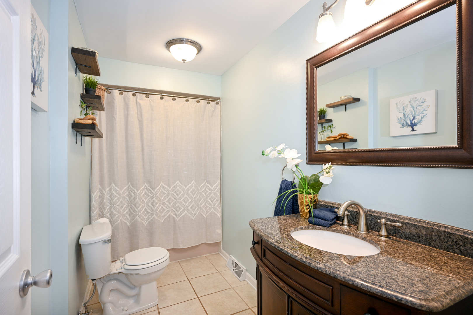 744 Kenilworth Avenue, Glen Ellyn, IL 60137