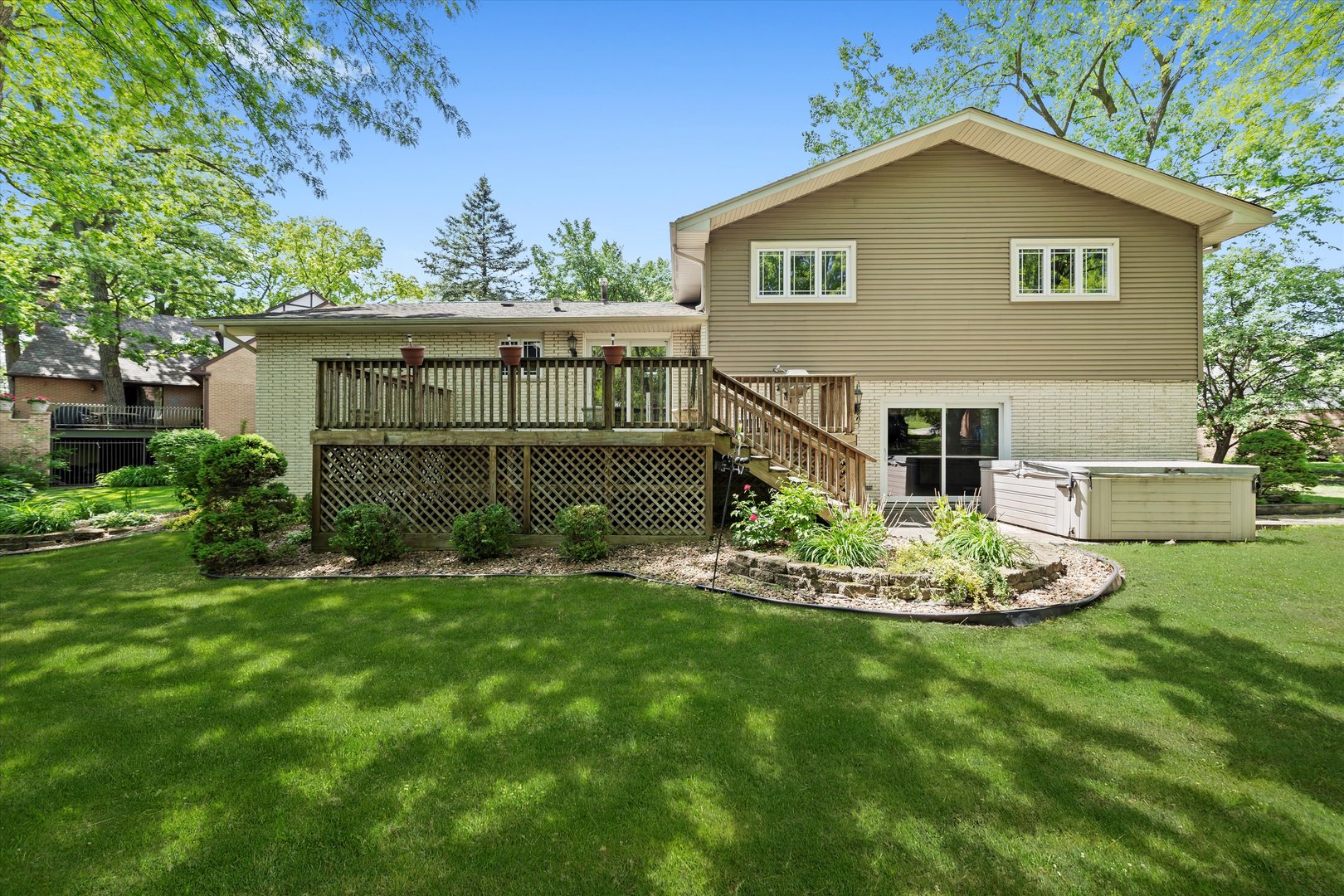 9047 W Oak Crest Court, Palos Hills, IL 60465