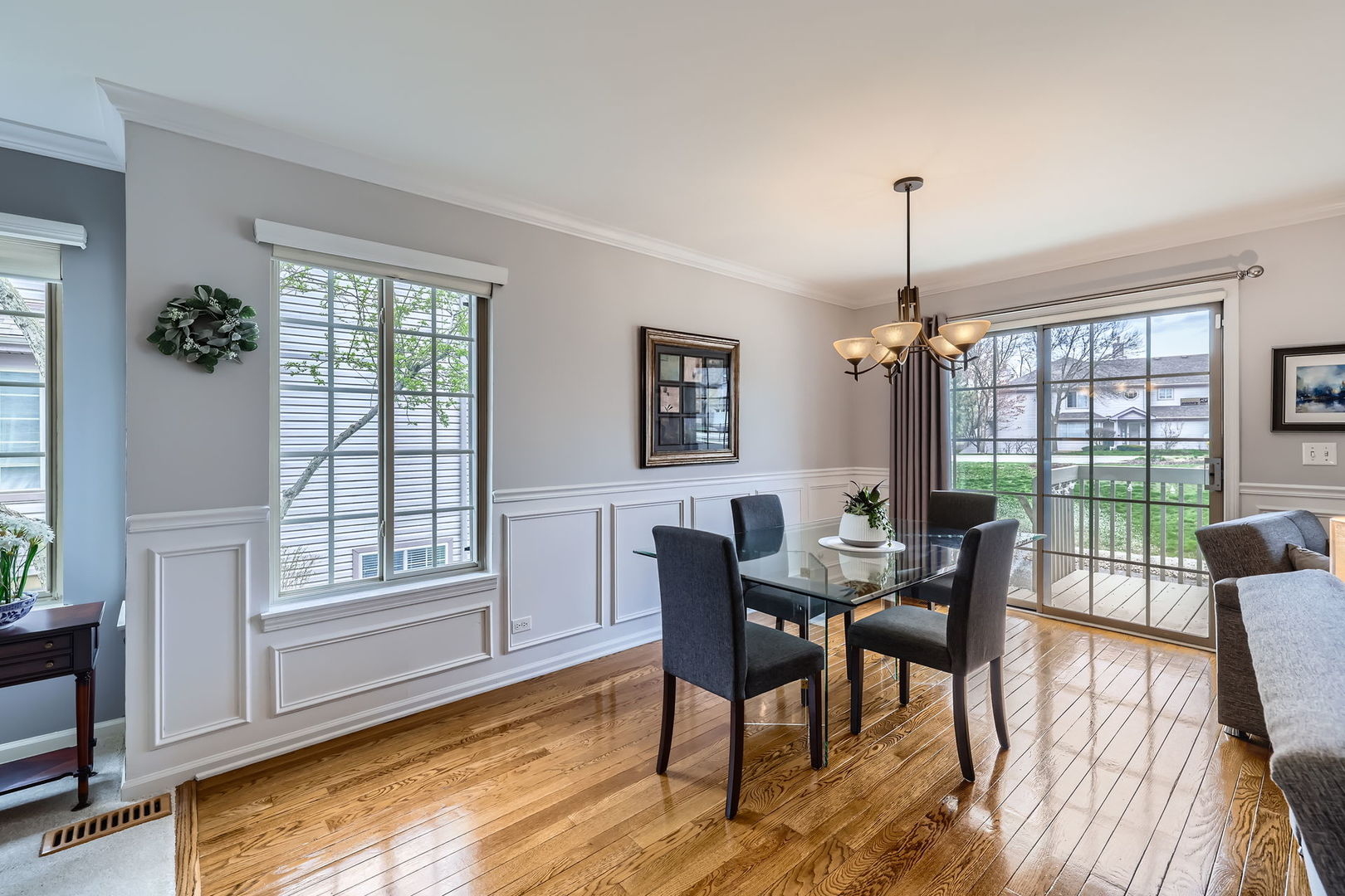 1512 N Saint Marks Place, Palatine, IL 60067