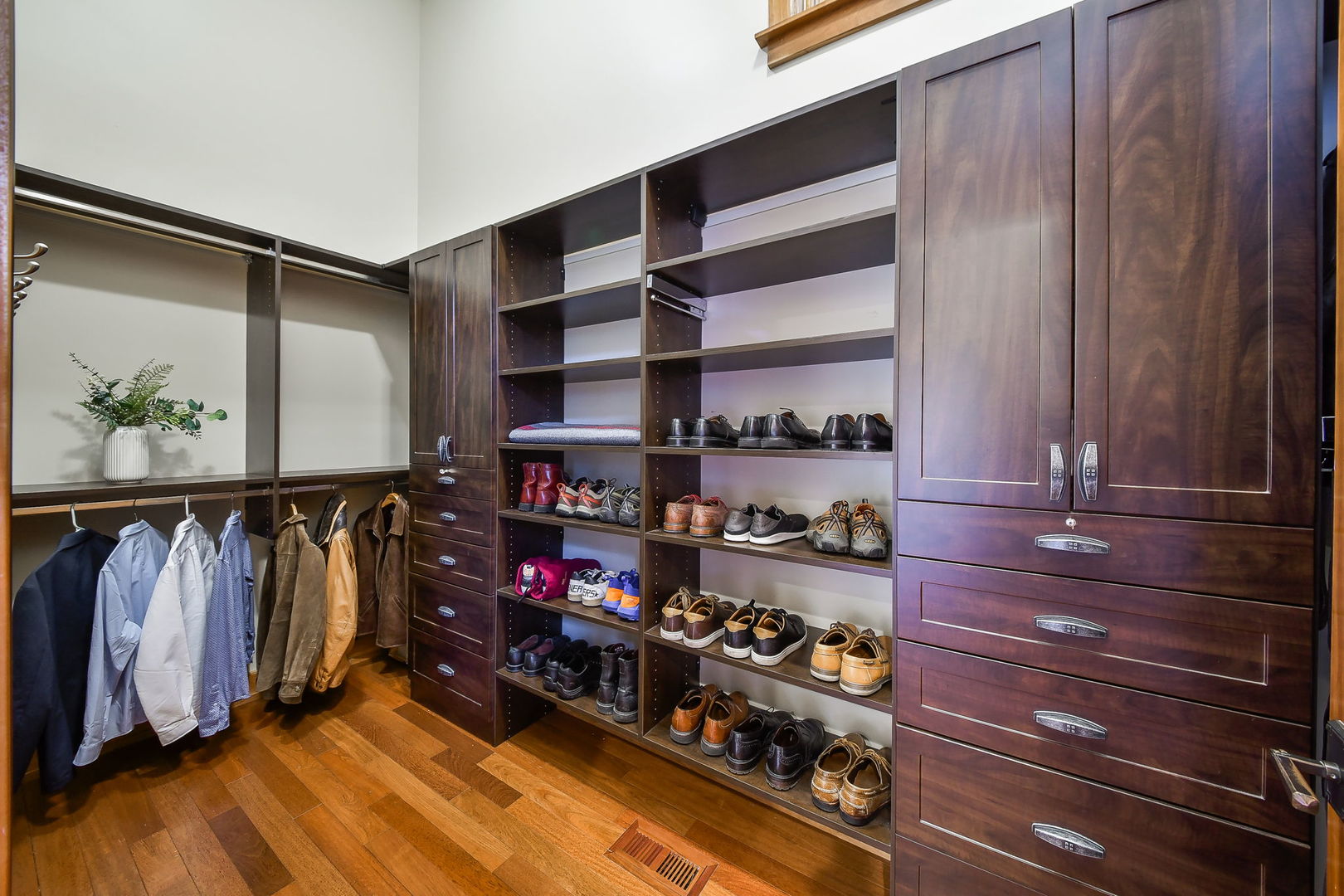 908 Julian Court, Naperville, IL 60540