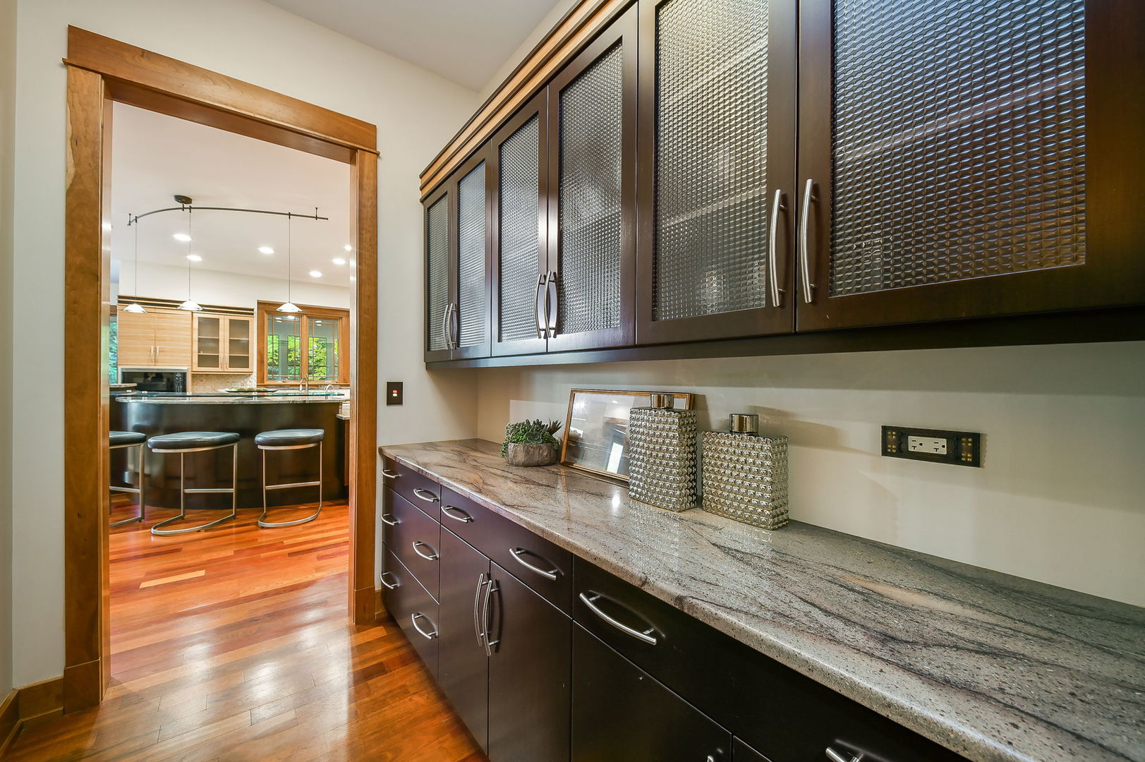 908 Julian Court, Naperville, IL 60540