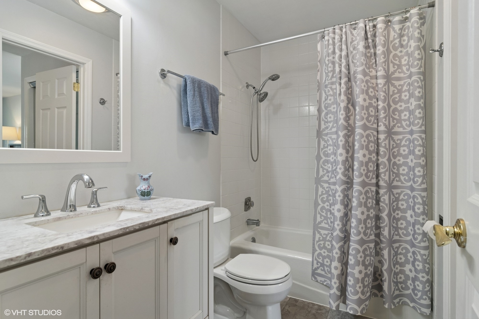 713 E Cunningham Drive, Palatine, IL 60074