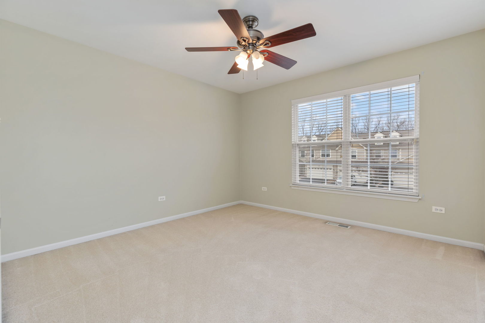 401 Vaughn Circle, Aurora, IL 60502