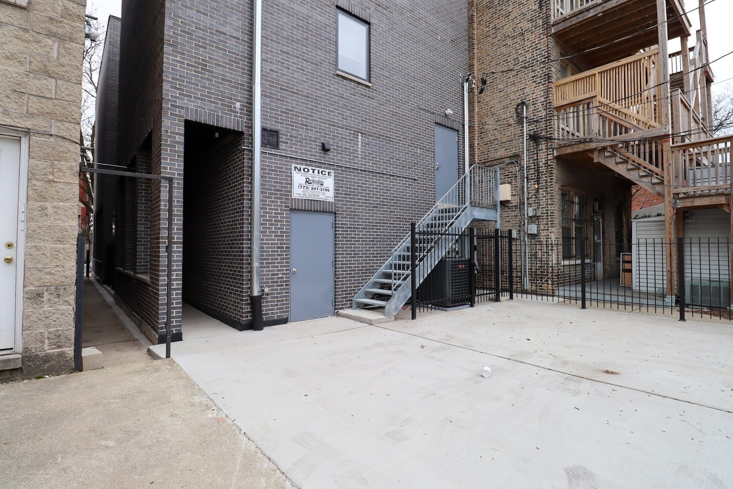 1040 W Taylor Street, Chicago, IL 60607