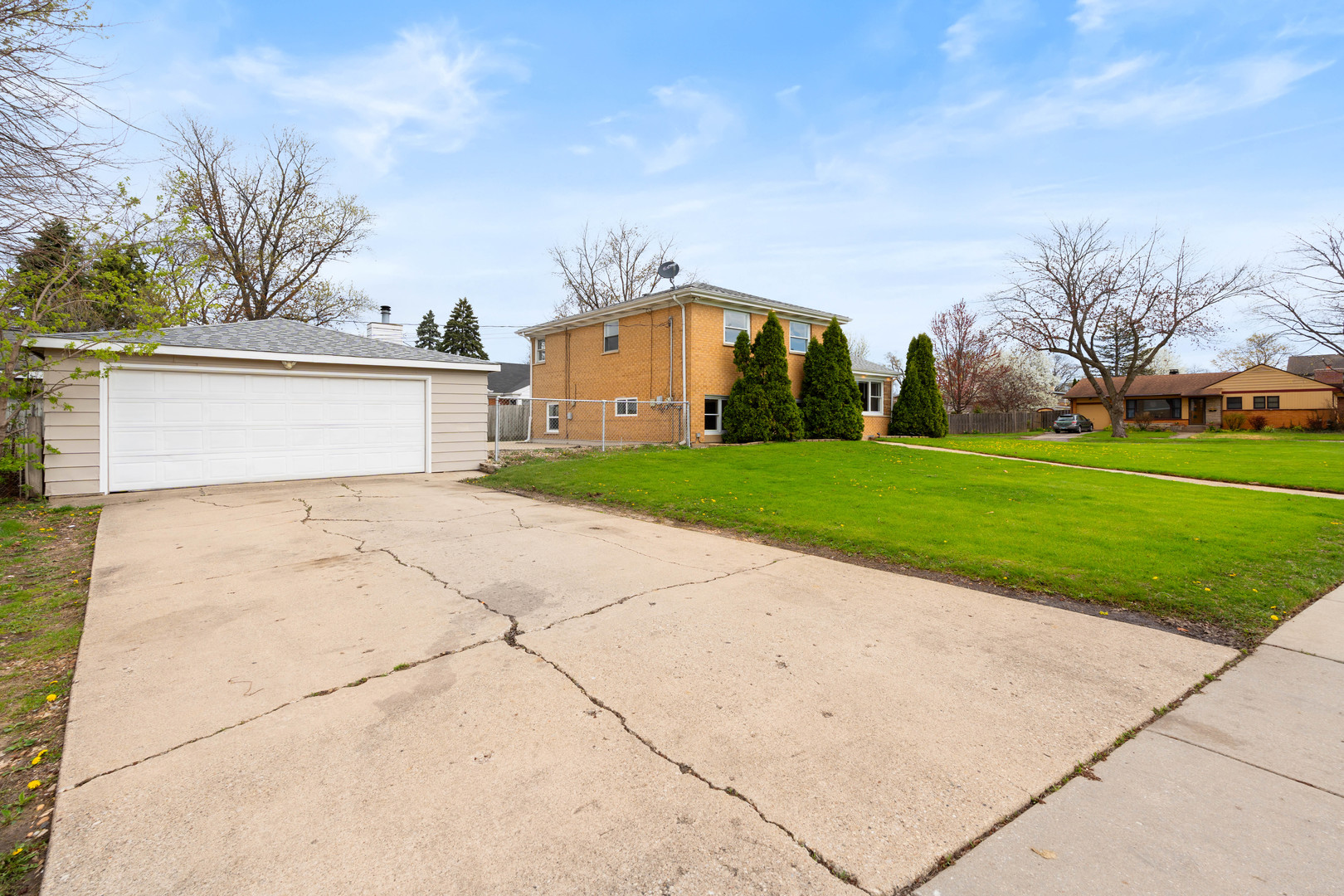 44 Cranbrook Drive, Des Plaines, IL 60016