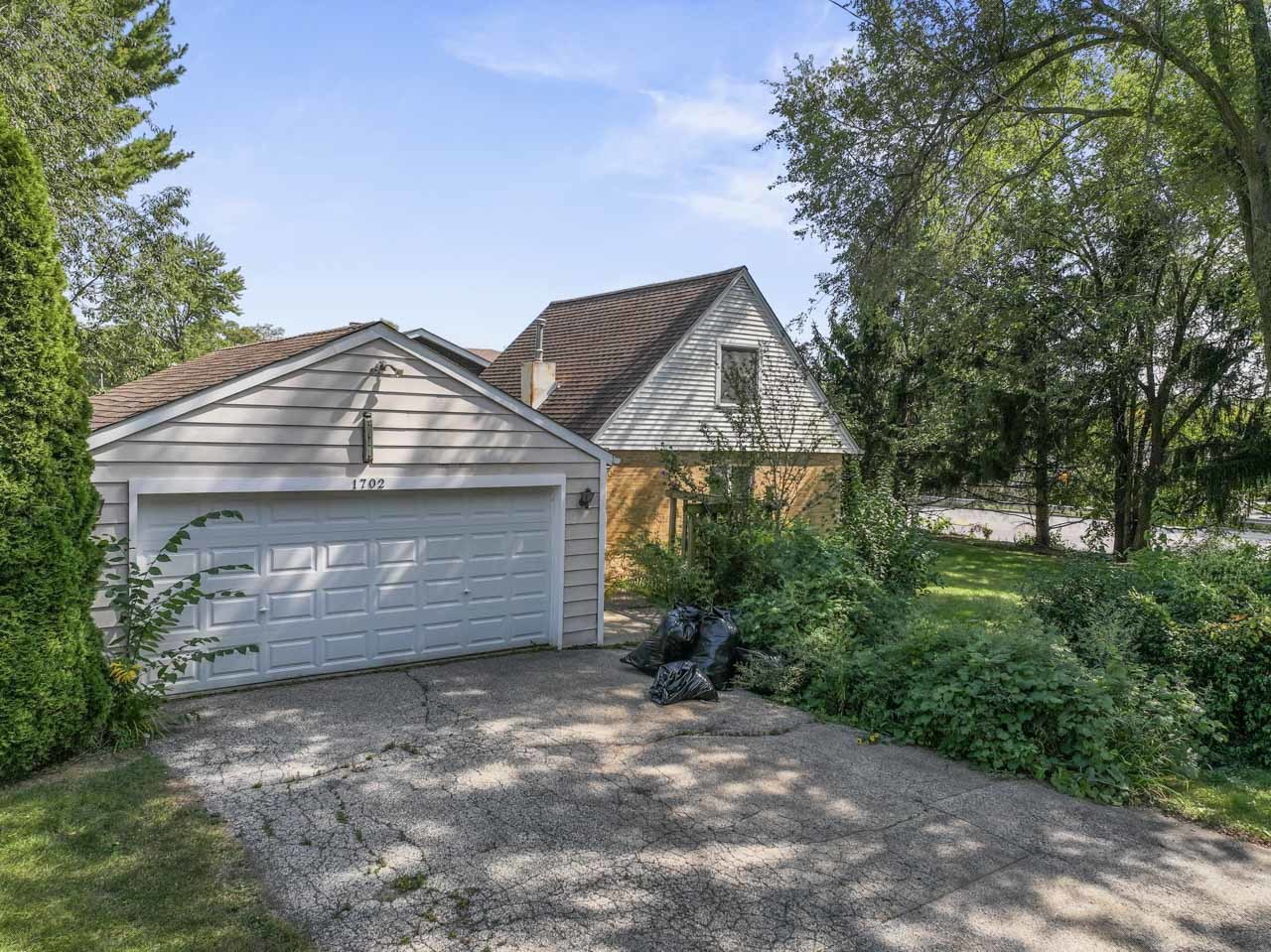 1702 W Algonquin Road, Lake In The Hills, IL 60156