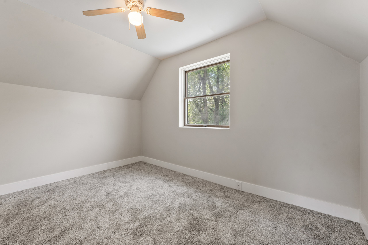 1702 W Algonquin Road, Lake In The Hills, IL 60156