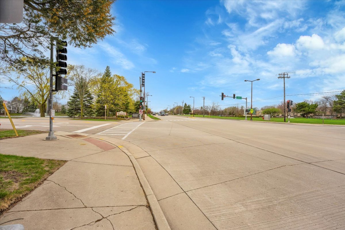 2445 Palazzo Drive, Buffalo Grove, IL 60089