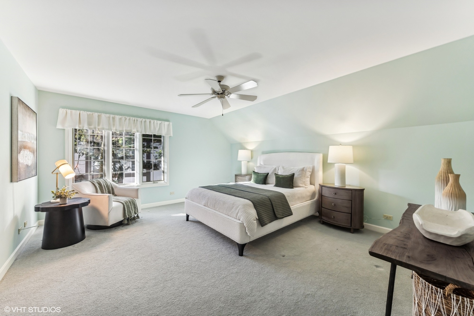 16 Lake Ridge Club Court, Burr Ridge, IL 60527