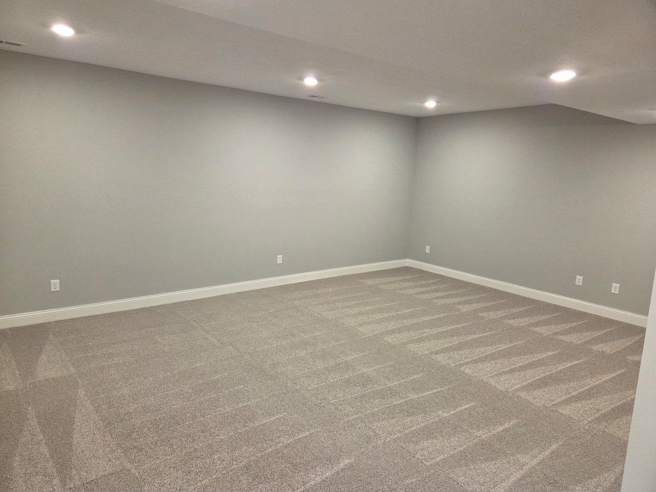 2702 Lone Oak Road, Bloomington, IL 61705