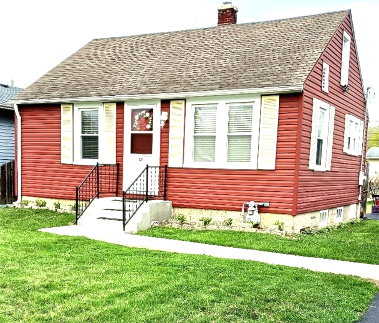 121 N Frolic Avenue, Waukegan, IL 60085