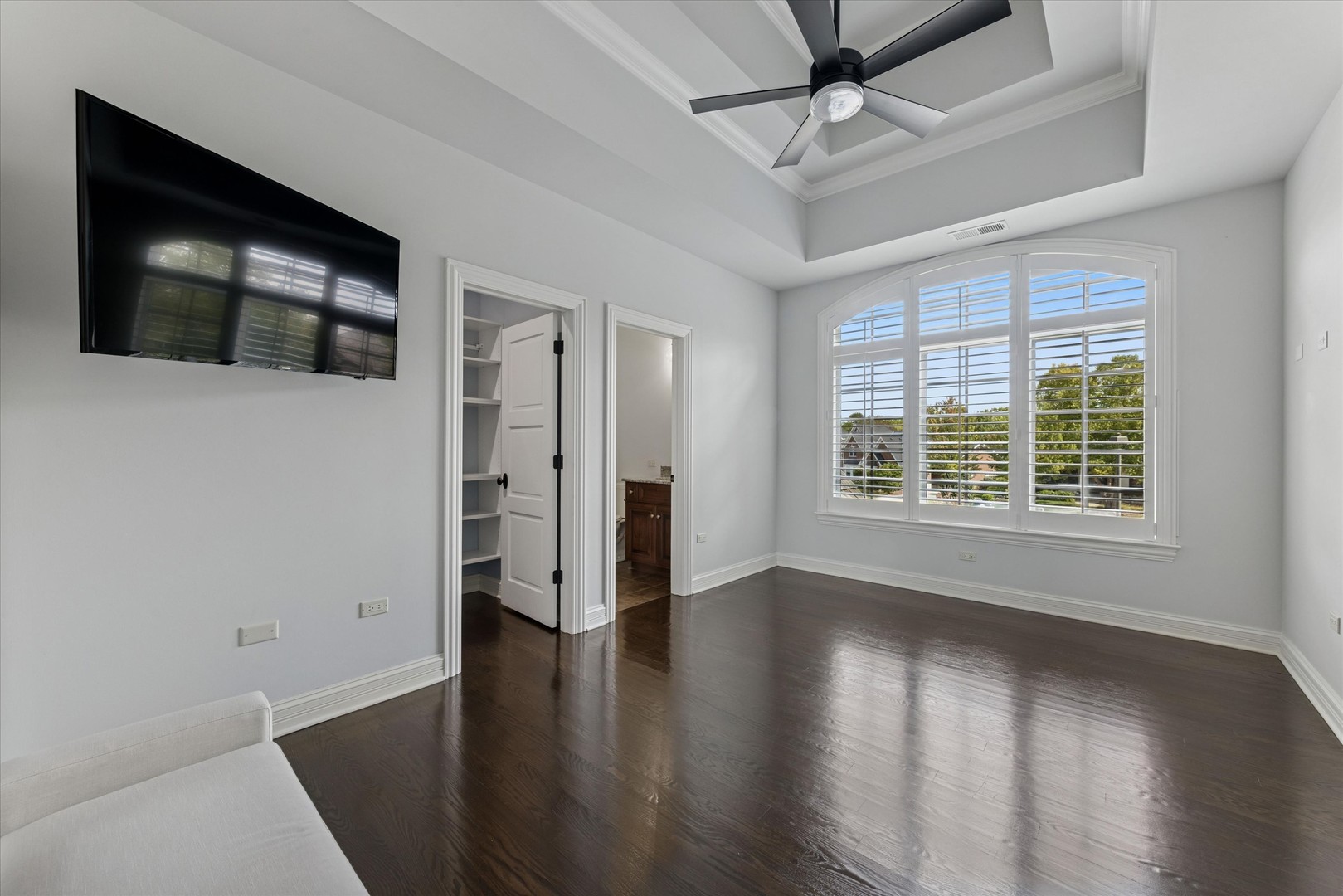 319 Claremont Court, Naperville, IL 60540