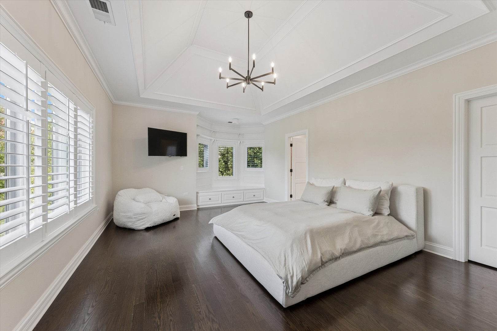 319 Claremont Court, Naperville, IL 60540