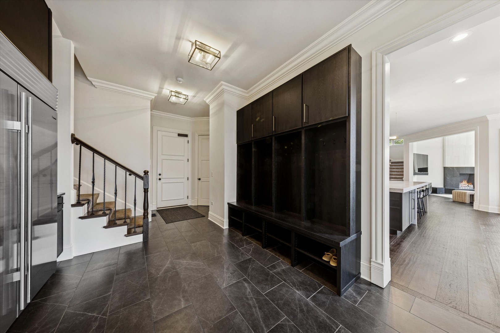 319 Claremont Court, Naperville, IL 60540