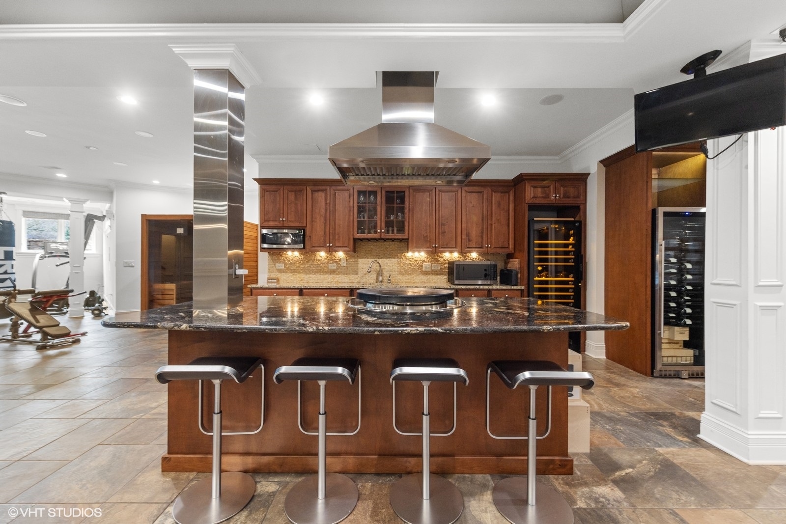 319 Claremont Court, Naperville, IL 60540