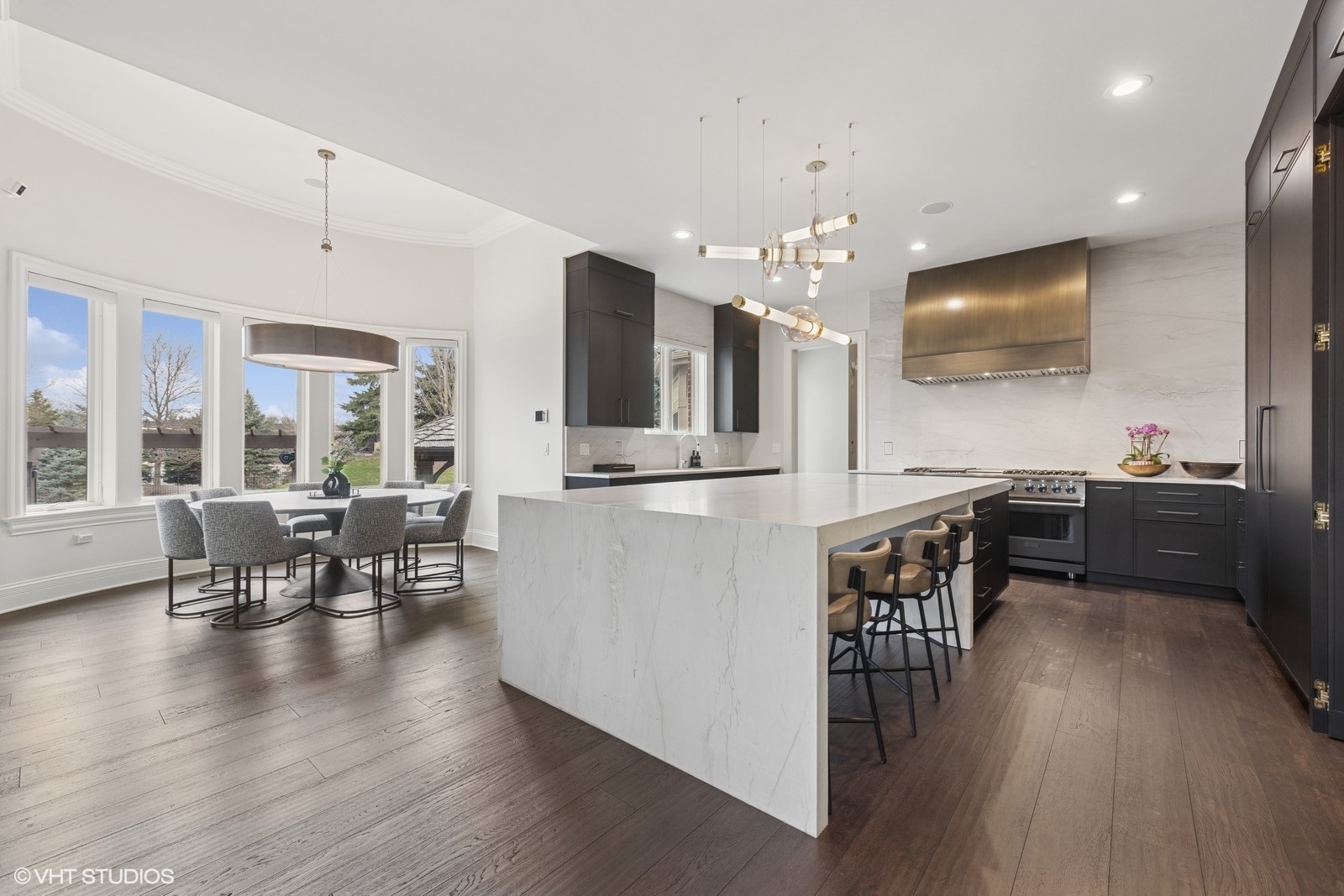 319 Claremont Court, Naperville, IL 60540