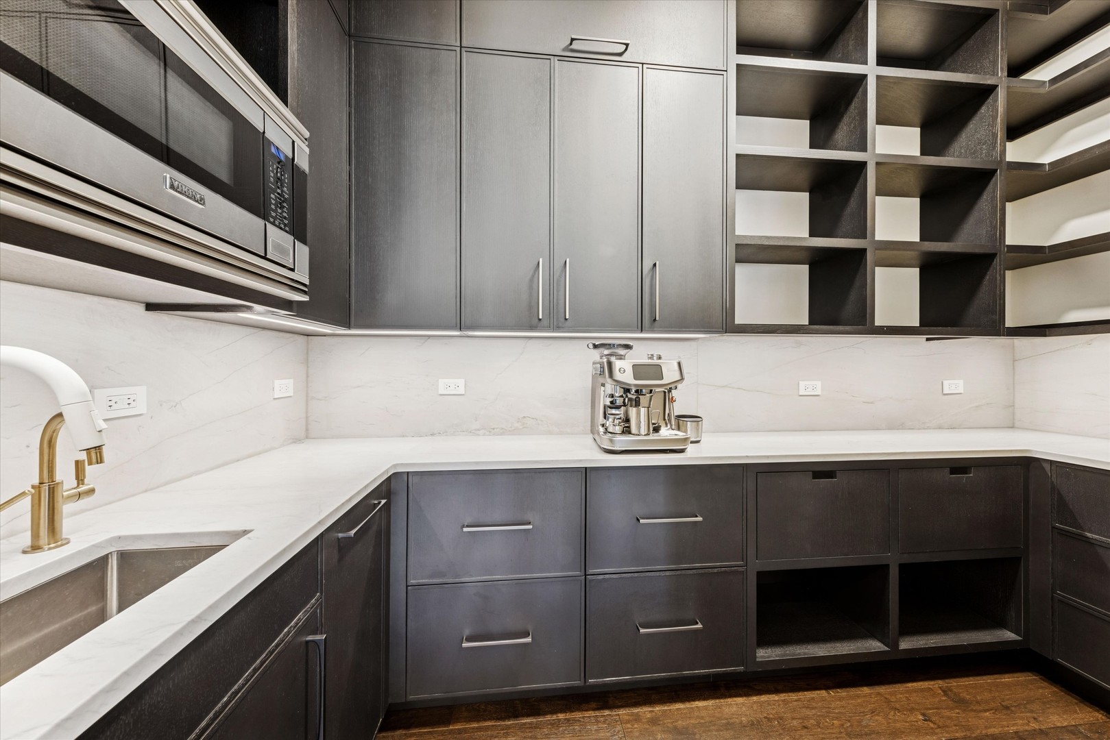 319 Claremont Court, Naperville, IL 60540