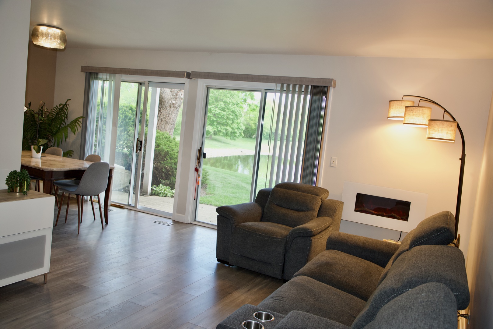 285 ASHLAND Court #1, Buffalo Grove, IL 60089