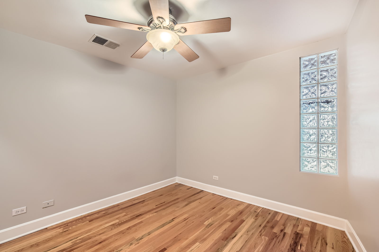 2735 W Armitage Avenue #402, Chicago, IL 60647