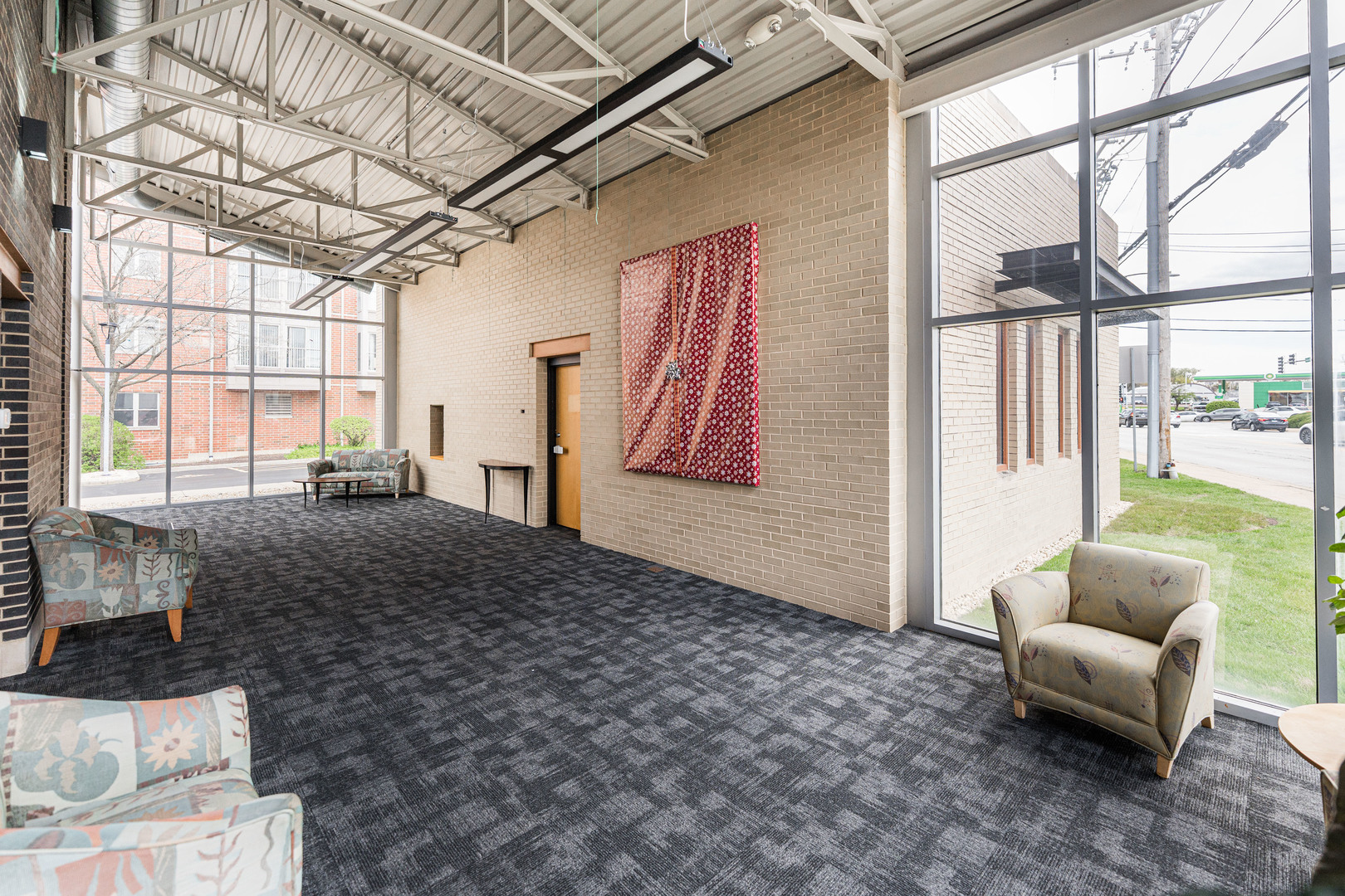 11 N Roselle Road, Roselle, IL 60172
