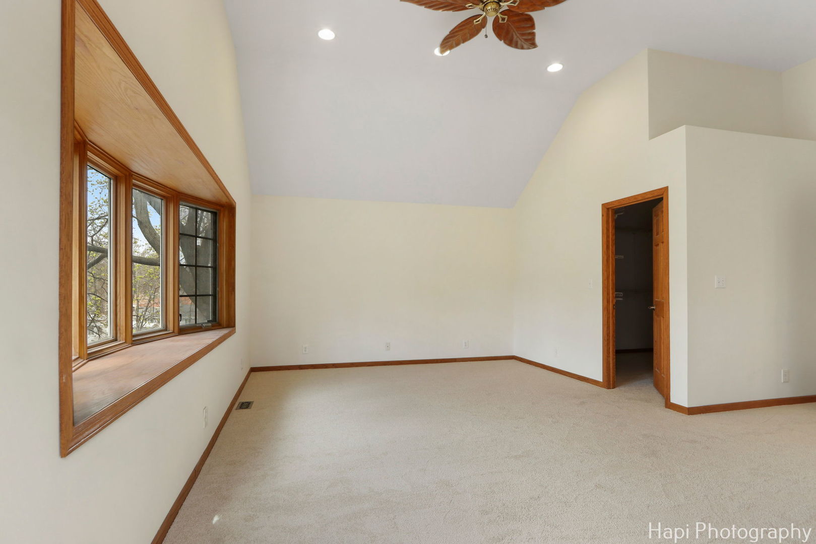 9 Lakeside Lane, Fox Lake, IL 60020