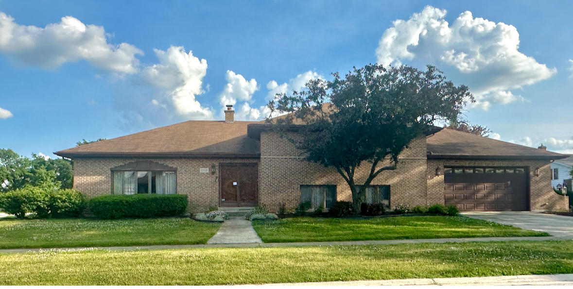 10531 Camelot Street, Westchester, IL 60154