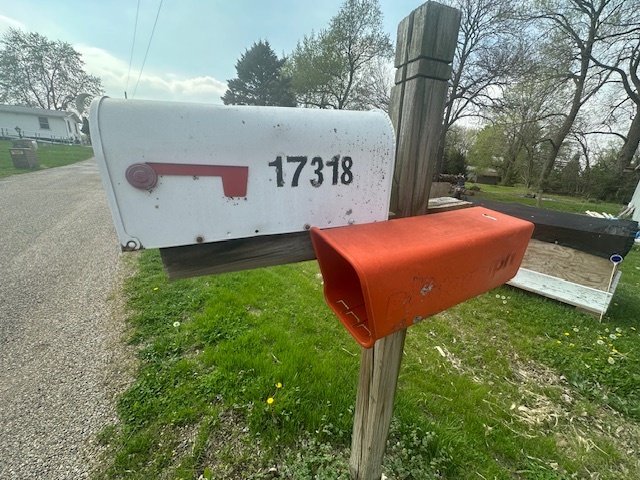 17318 Airstrip Road, Hudson, IL 61748