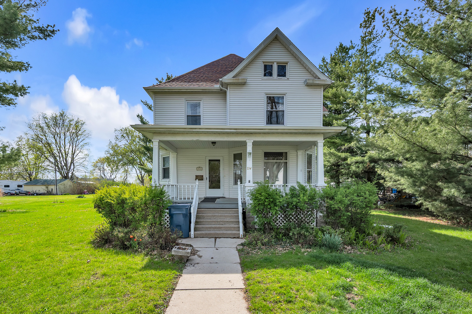 714 Sheridan Street, Chenoa, IL 61726