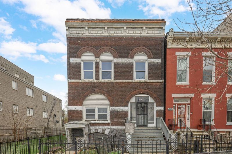 2737 W Congress Parkway, Chicago, IL 60612